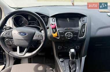Хэтчбек Ford Focus 2016 в 