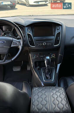 Седан Ford Focus 2015 в 