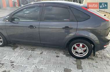 Хэтчбек Ford Focus 2011 в 