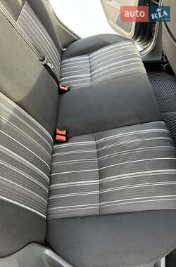 Хэтчбек Ford Focus 2011 в 