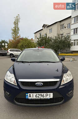 Хэтчбек Ford Focus 2011 в 