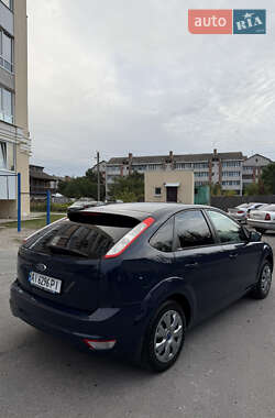 Хэтчбек Ford Focus 2011 в 