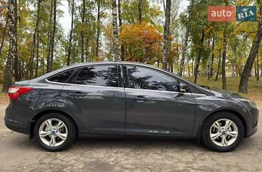 Седан Ford Focus 2013 в 