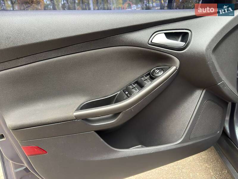 Седан Ford Focus 2013 в Охтирці