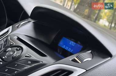 Седан Ford Focus 2013 в 