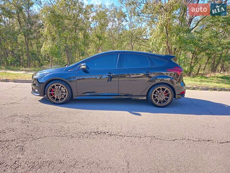 Хетчбек Ford Focus 2017 в Запоріжжі