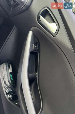 Седан Ford Focus 2013 в 