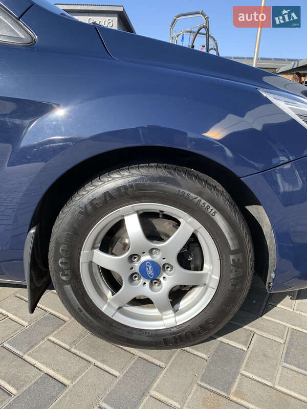 Хэтчбек Ford Focus 2011 в Полтаве