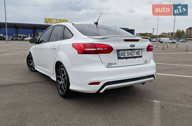 Седан Ford Focus 2015 в 