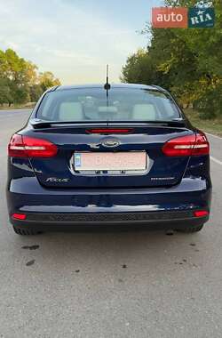 Седан Ford Focus 2016 в 