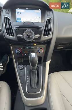 Седан Ford Focus 2016 в 