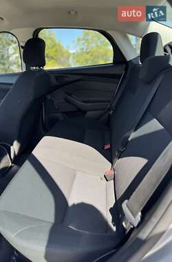Седан Ford Focus 2015 в 