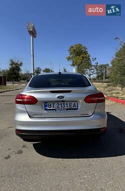 Седан Ford Focus 2015 в 
