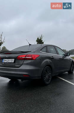 Седан Ford Focus 2015 в 