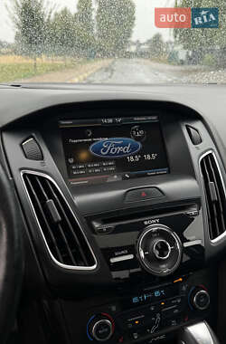 Седан Ford Focus 2015 в 