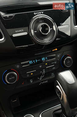 Седан Ford Focus 2015 в 