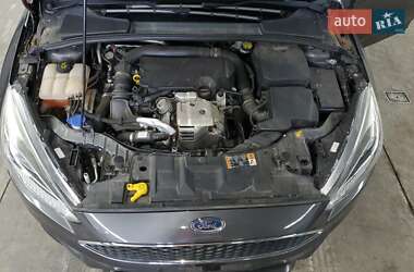 Седан Ford Focus 2015 в 