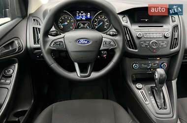 Седан Ford Focus 2015 в 