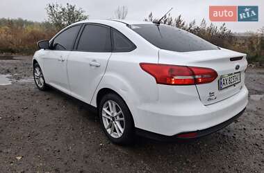 Седан Ford Focus 2015 в 