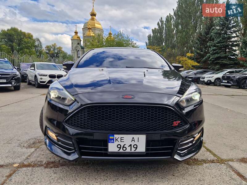 Хэтчбек Ford Focus 2017 в Днепре