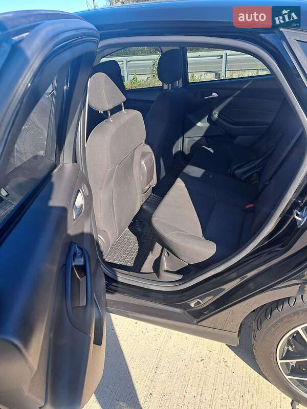 Седан Ford Focus 2017 в Житомире