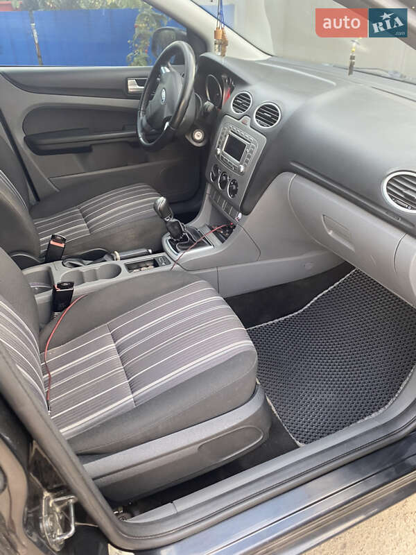 Универсал Ford Focus 2009 в Черняхове