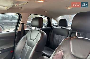 Седан Ford Focus 2015 в 