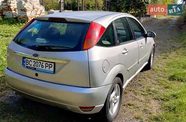 Хэтчбек Ford Focus 2001 в 