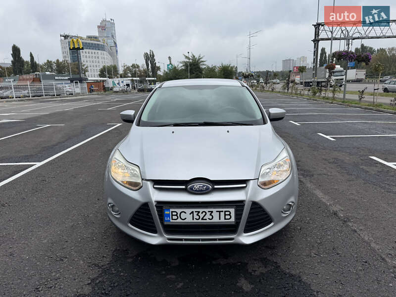 Седан Ford Focus 2011 в Киеве фото 5 Седан Ford Focus 2011 в Киеве