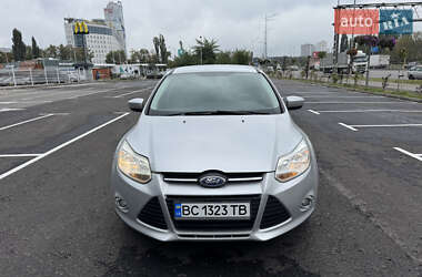 Седан Ford Focus 2011 в 