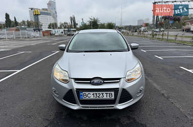 Седан Ford Focus 2011 в 