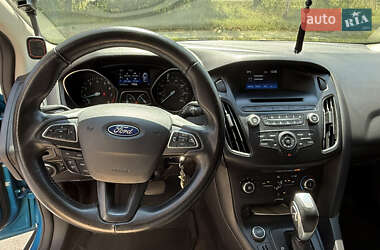 Хэтчбек Ford Focus 2015 в 
