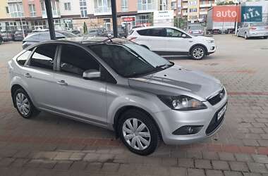 Хэтчбек Ford Focus 2011 в 