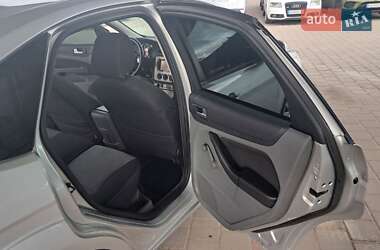 Хэтчбек Ford Focus 2011 в 