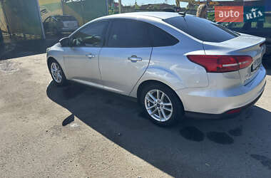 Седан Ford Focus 2015 в 