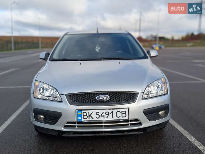 Хэтчбек Ford Focus 2007 в Ровно