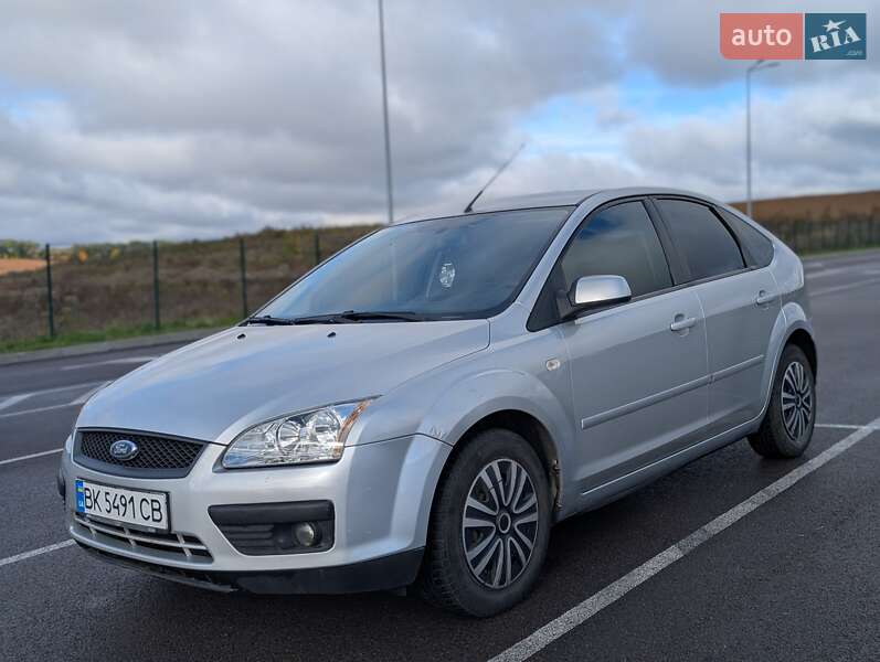 Хэтчбек Ford Focus 2007 в Ровно