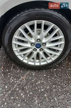 Седан Ford Focus 2014 в 