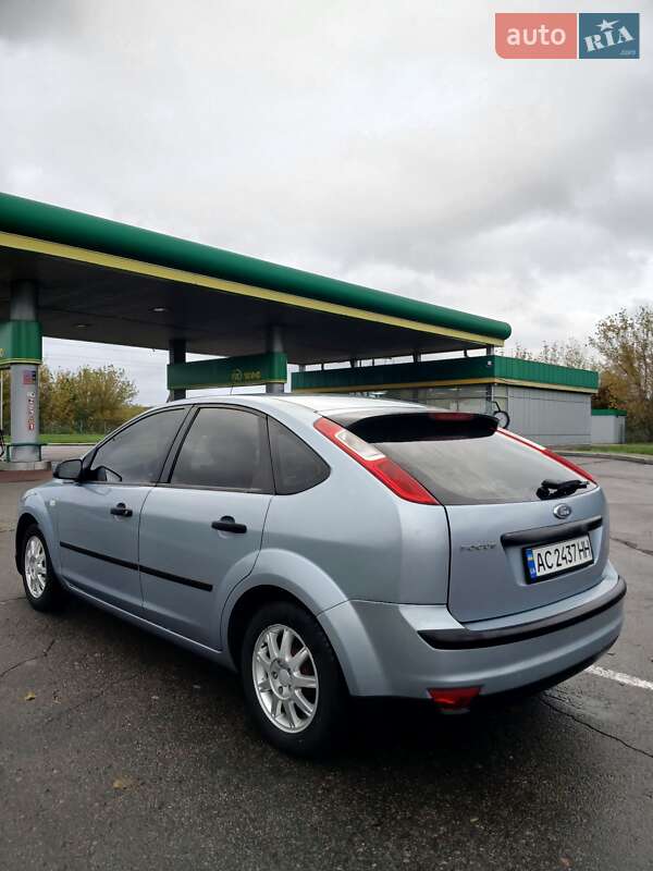 Хэтчбек Ford Focus 2005 в Владимире