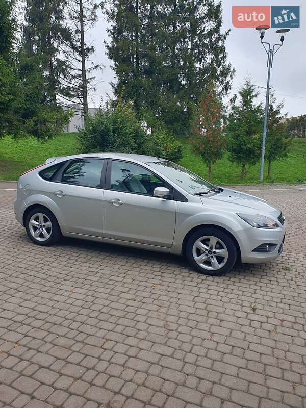 Хэтчбек Ford Focus 2010 в Ровно