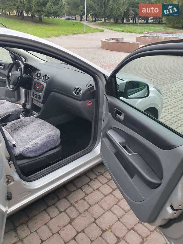 Хэтчбек Ford Focus 2010 в Ровно