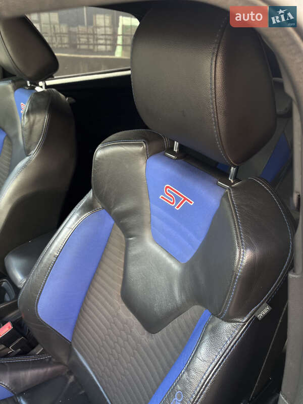 Хетчбек Ford Focus 2016 в Києві