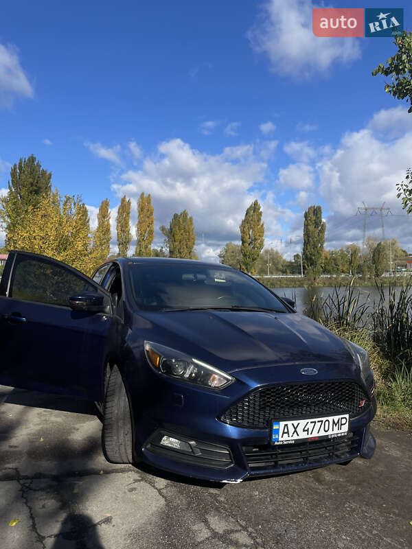 Хетчбек Ford Focus 2016 в Києві