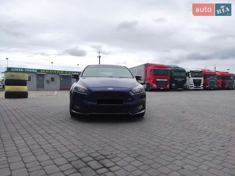 Хэтчбек Ford Focus 2017 в Днепре