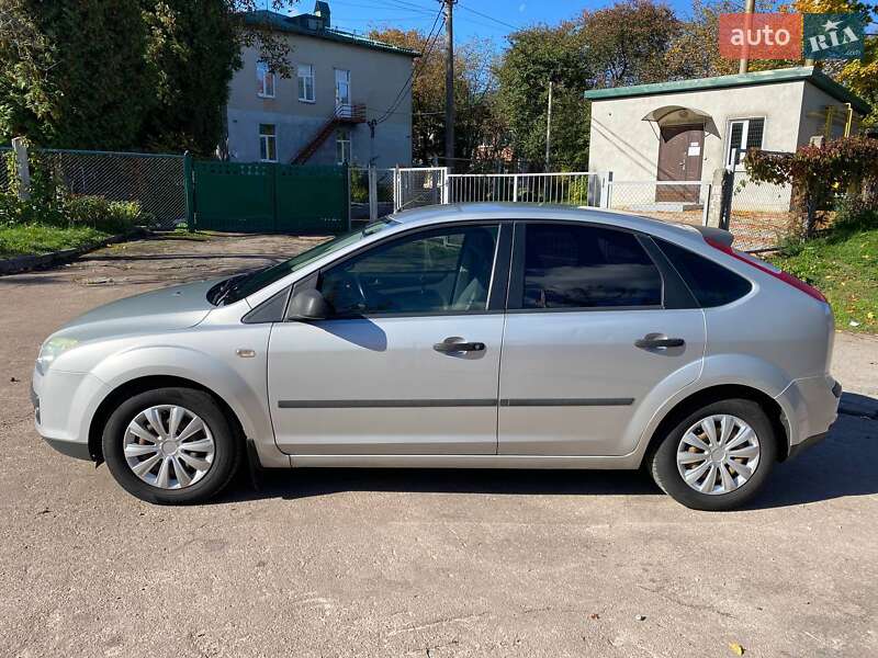 Хэтчбек Ford Focus 2005 в Житомире