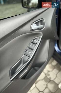 Седан Ford Focus 2011 в 