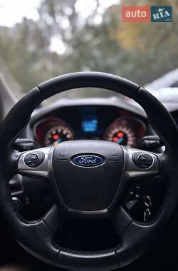 Седан Ford Focus 2011 в 