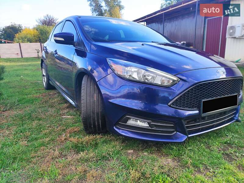 Хэтчбек Ford Focus 2017 в Днепре