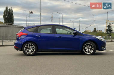 Хэтчбек Ford Focus 2015 в 