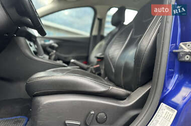 Хэтчбек Ford Focus 2015 в 